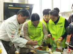 南陽月嫂泓德家政公司_南陽學催乳好找工作嗎？產(chǎn)后通乳的必要性