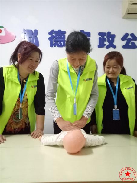 寶寶脹氣哭鬧怎么辦?