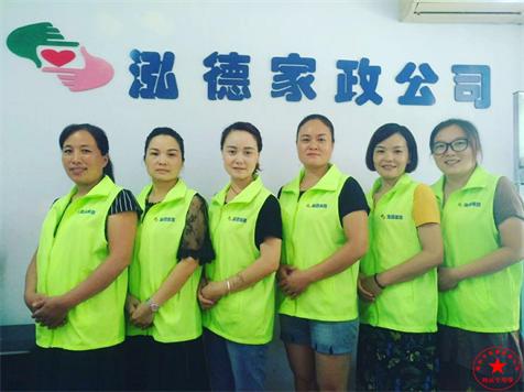 洗澡,穿衣,寶寶哭鬧不配合怎么辦?