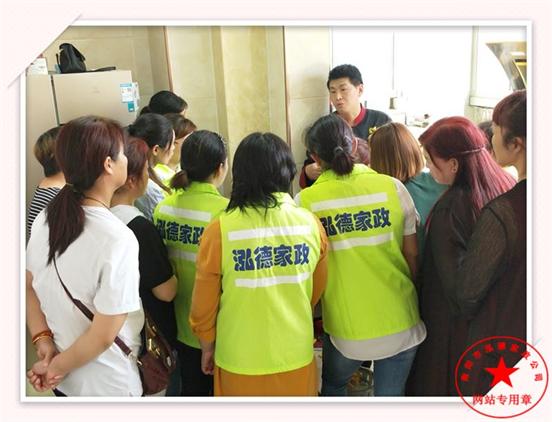 母乳喂養早知道。社旗有金牌月嫂嗎?