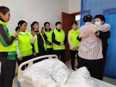 南陽月嫂泓德家政公司_月嫂學習醫院護理